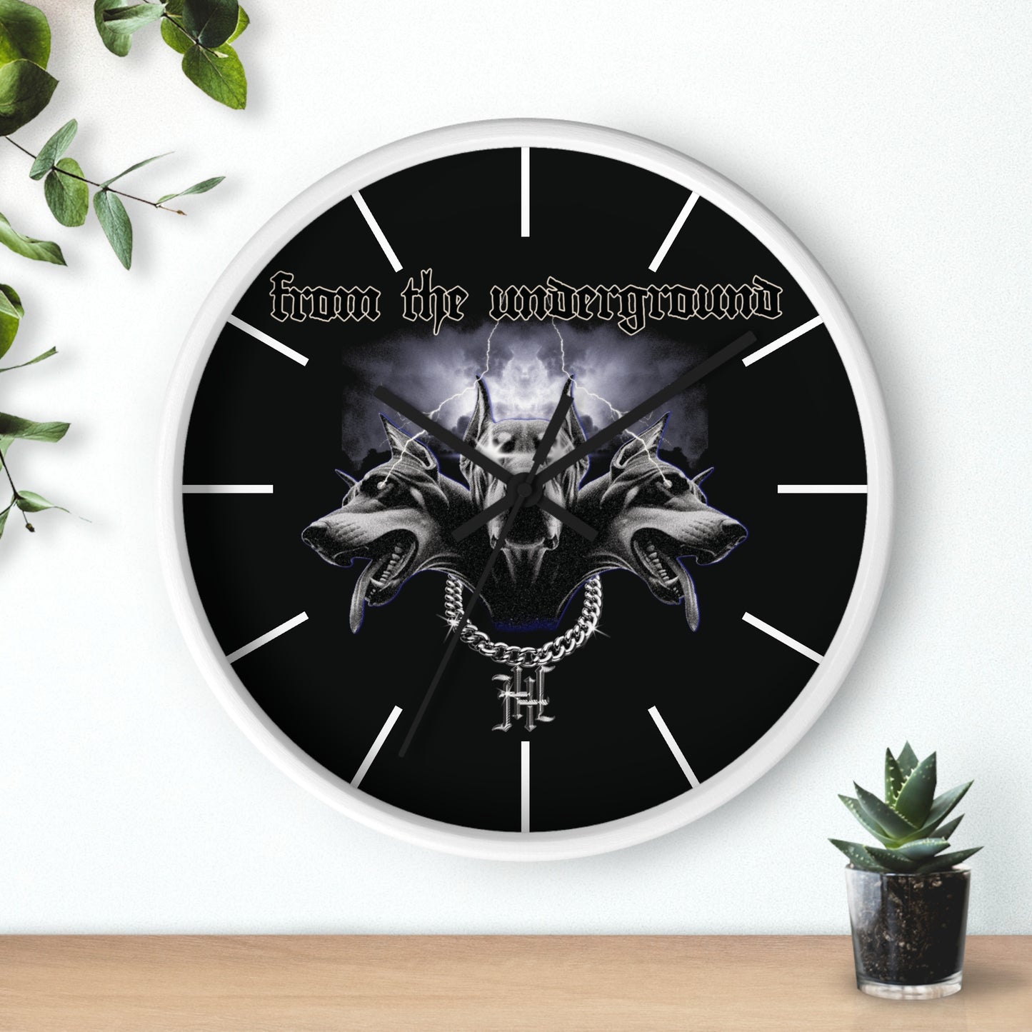From the Underground: Höllenhunde Wanduhr - Einzigartiges Design für Dein Zuhause