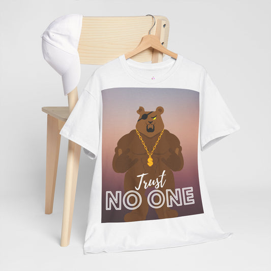Unisex T-Shirt aus schwerer Baumwolle, (Trust No One) Caption, Bären T-Shirt, Gansta Bär Shirt